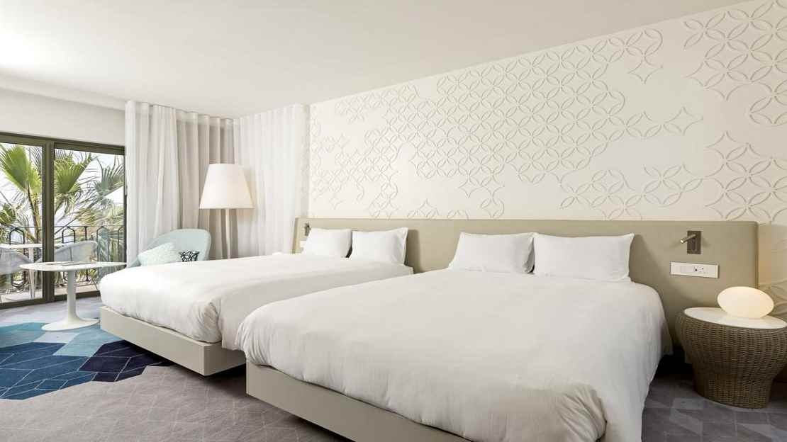 2 Queen Bed Deluxe Room with Garden View 